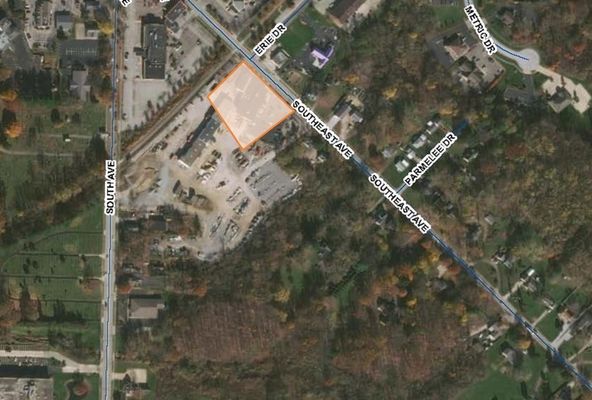 Land For Sale and Building for Lease: 50, 86, 94, 122 1/2 Southeast Ave & 117 South Ave, Tallmadge, OH 44278